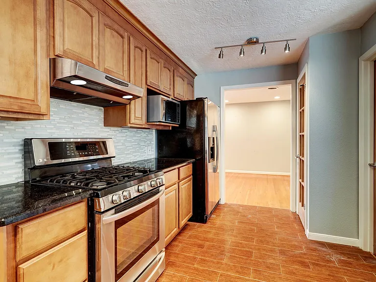 8610 Bevlyn Dr — Photo 7