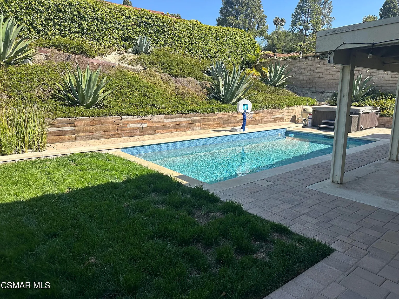 4 bed, 2603 sqft, $5,950 — Photo 2