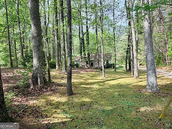 2nd image of 1129 Cave Springs Rd