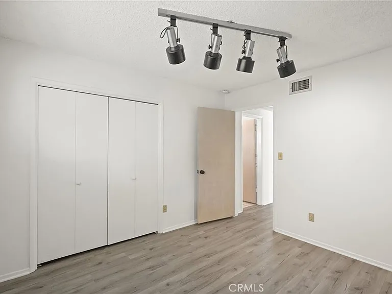 11803 Gerald Ave — Photo 18