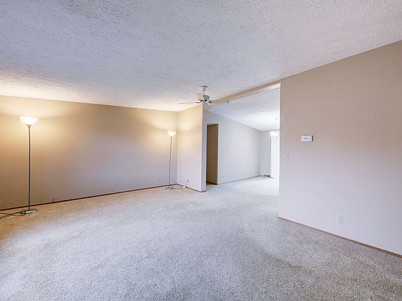 4th image of 38453 Deer Creek Blvd