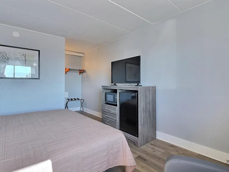 3021 S Locust St #1 — Photo 3