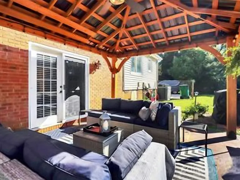 301 Red Roan Pl — Photo 35