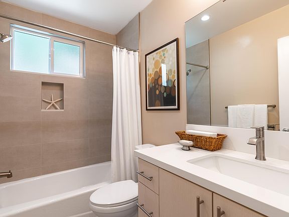 2nd image of 419 W Queen St APT 7