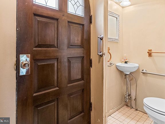2nd image of 629 Foss Ave