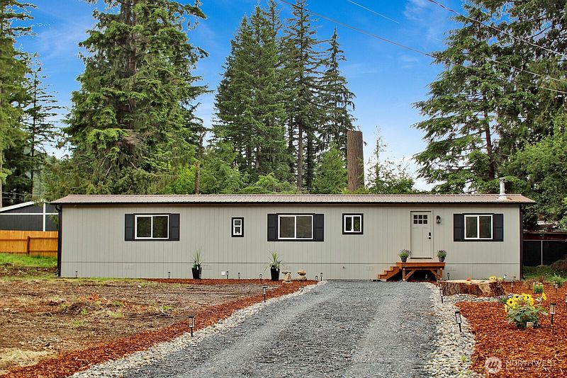 3rd image of 8433 Golden Valley Drive