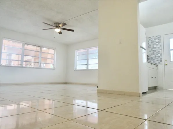 20275 NE 2nd Ave APT 8, Miami, FL 33179