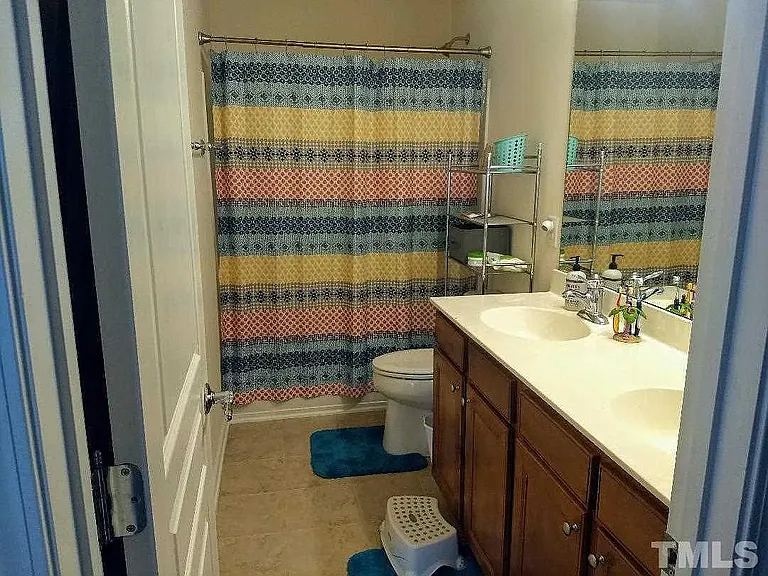 210 Oswego Ct — Photo 9