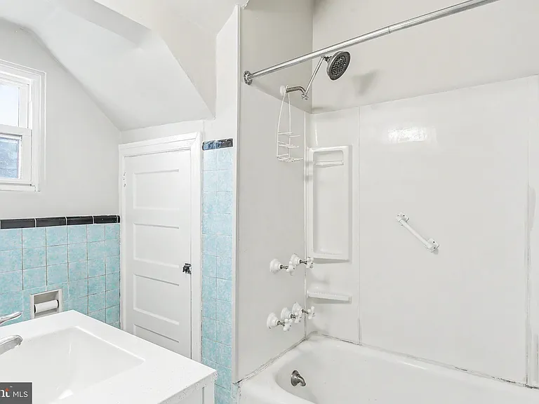 2601 Market St #A — Photo 8
