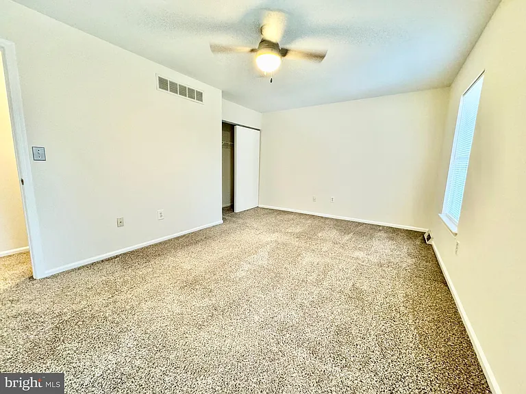 7 Lamplighter Ln — Photo 10