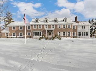 2280 Persimmon Dr, St Charles, IL 60174