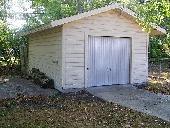 3rd image of 2501 Fannin Dr