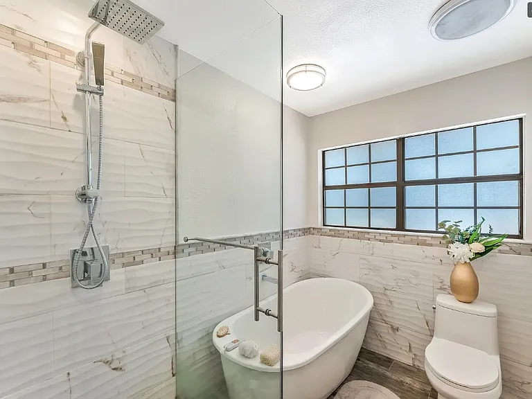976 Pinehurst Dr — Photo 20