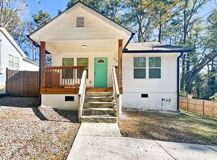 691 Woods Dr NW, Atlanta, GA