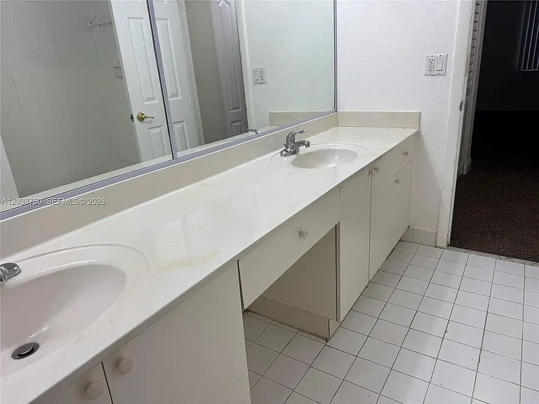 4235 N University Dr #202 — Photo 21
