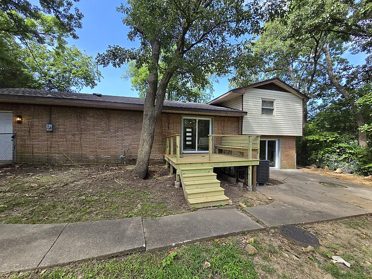 3023 W 53rd St — Photo 21