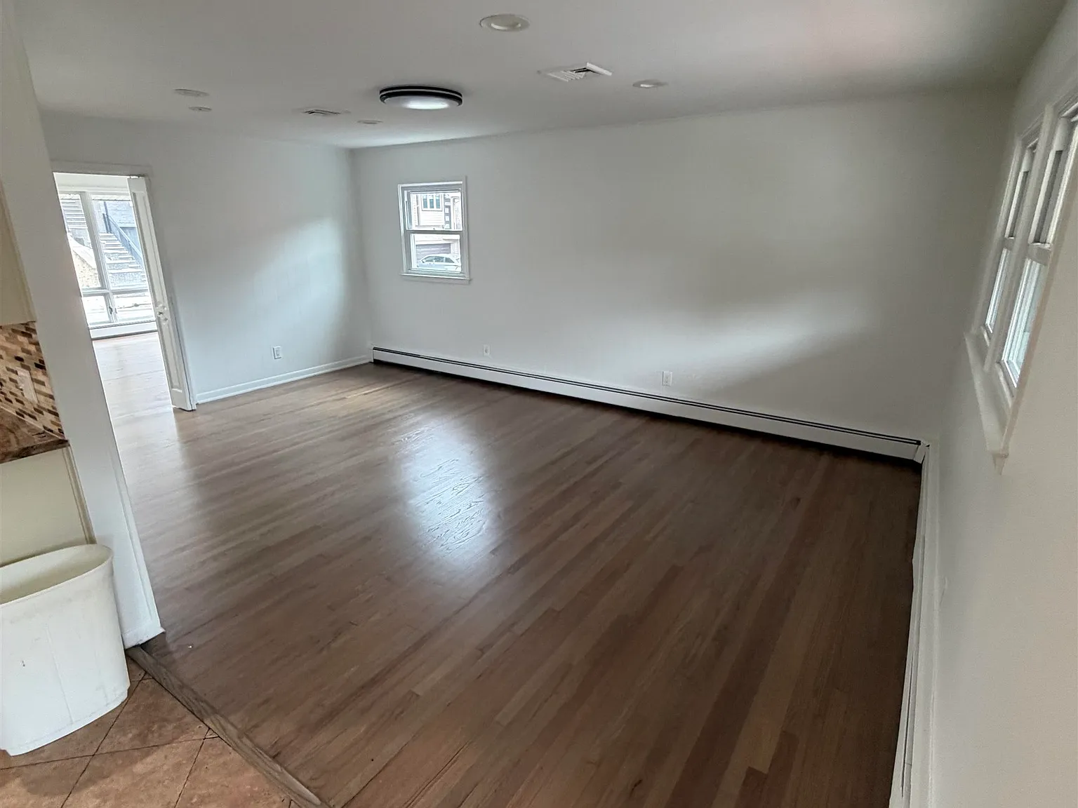 4 bed, 2.0 bath, $4,590 — Photo 3