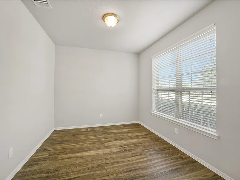 8506 Lagosta Ln — Photo 4