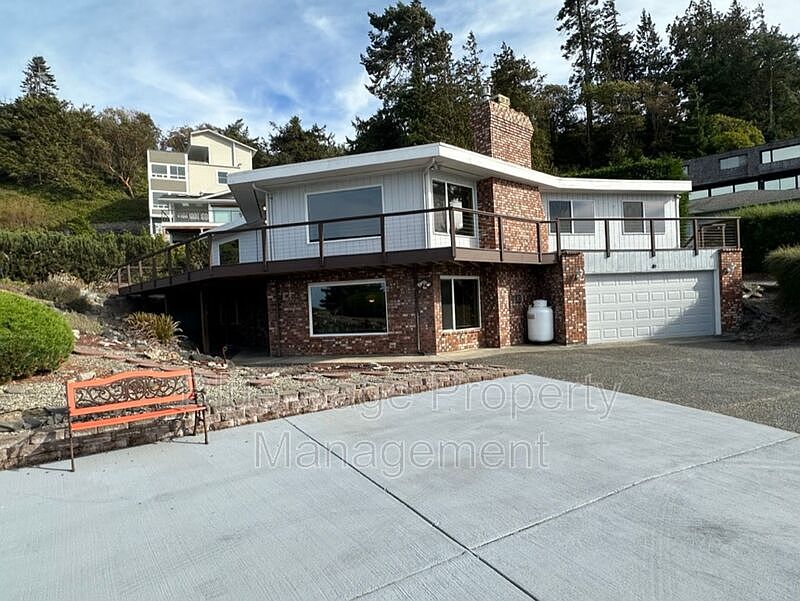 1st image of 152 Sea View Dr