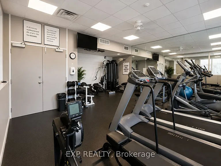 160 George St #1505 — Photo 33