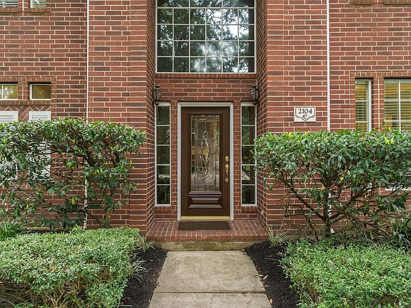 4th image of 2104 Sand Mist Cir