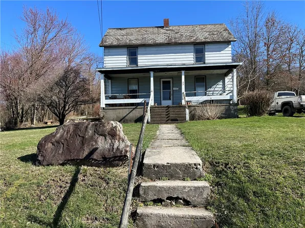 23 High St, Fairchance, PA 15436