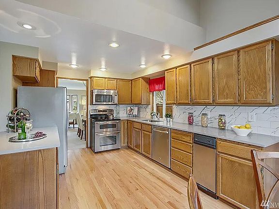 4th image of 23344 NE 27th St