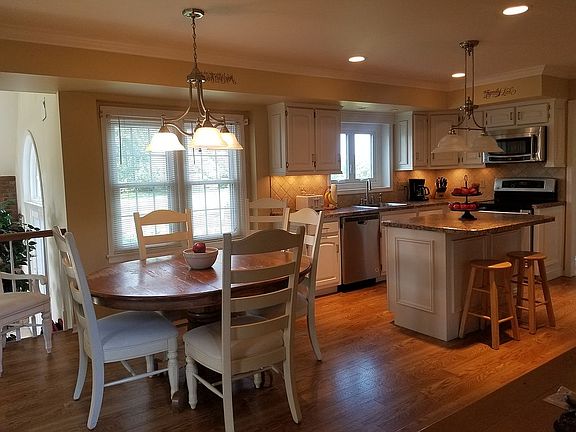 Kitchen w/ recessed lighting