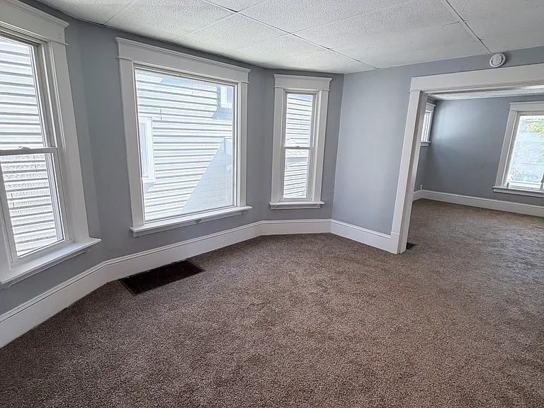 947 High Ave NW — Photo 7