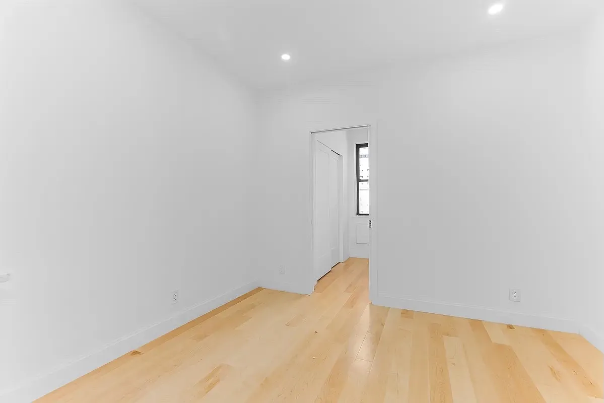 324 East 84th Street — Photo 4