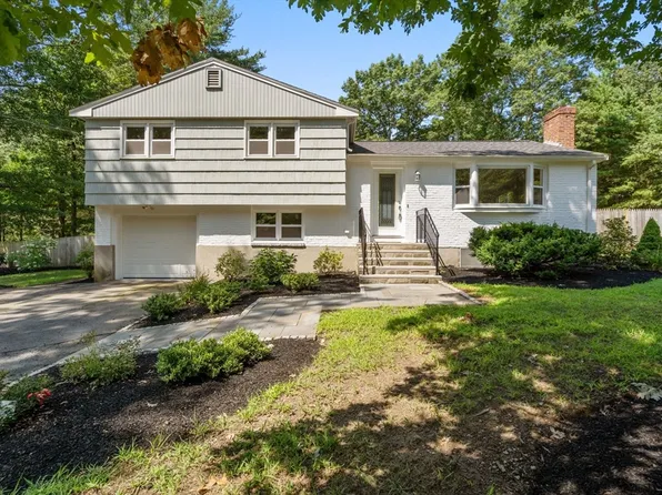 253 Oak St, Westwood, MA 02090