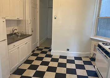 Rented by R New York