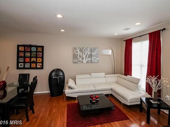 4th image of 450 Pearlbush Sq NE