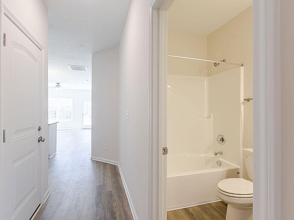 5th image of 344 Bordeaux Drive