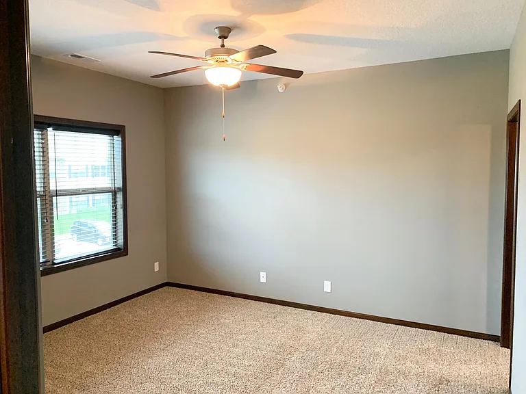 1211 NE Windsor Dr #201 — Photo 10
