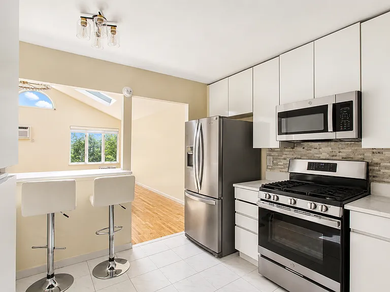 468 Ocean Pkwy #4 — Photo 6