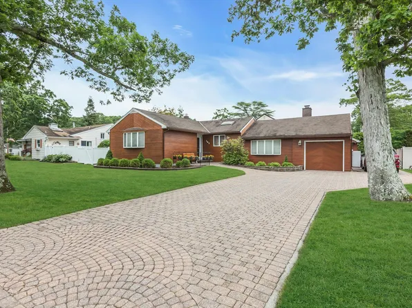 102 Bayview Avenue, East Islip, NY 11730