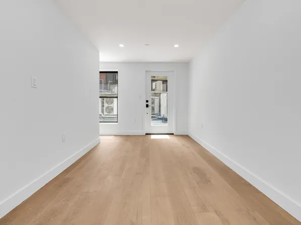 18 East 13th Street image 7 of 12