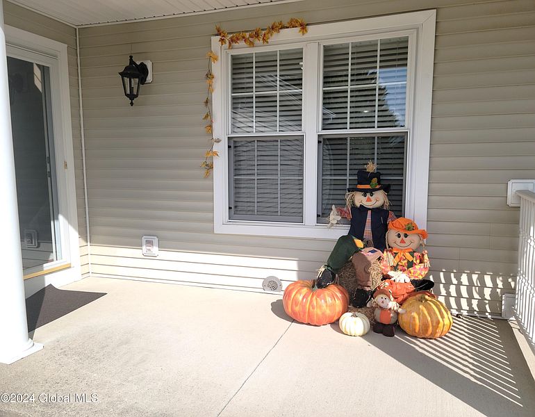 2nd image of 52 Patroon Pointe Drive