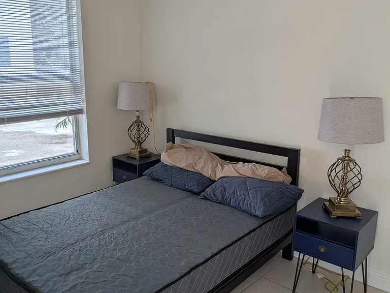 225 Salamanca Ave #2 — Photo 9