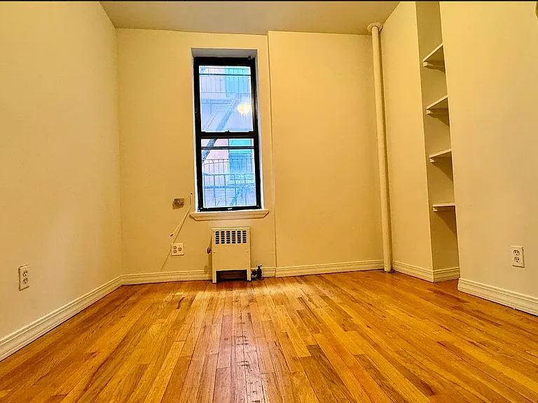 115 Essex St #4C — Photo 7