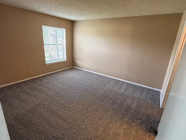 411 W K Pl — Photo 25