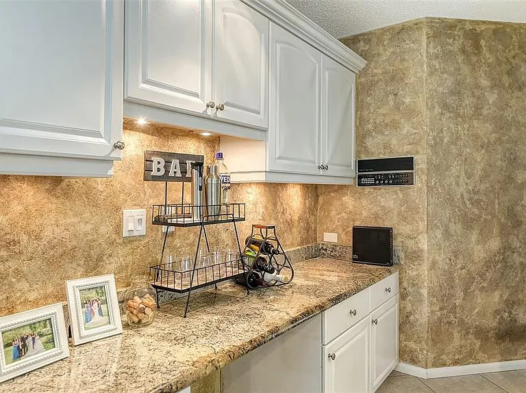 2246 Cork Oak St W — Photo 21