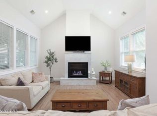 63 Carpenter St, Red Bank, NJ 07701