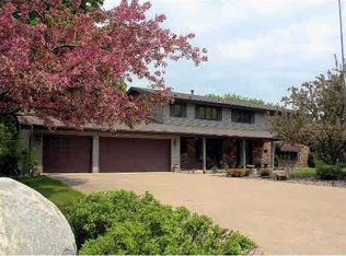 7085 Carey Ln, Osseo, MN 55369