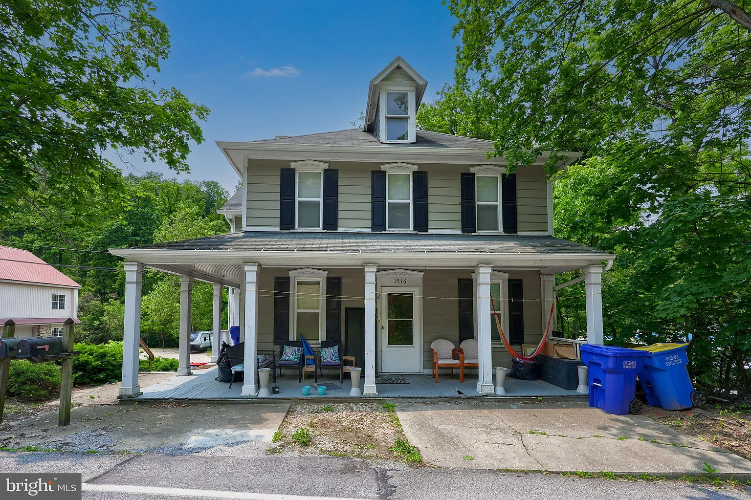 1516 S George St photo 1