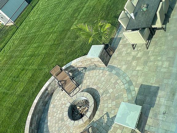3rd image of 58768 Cogswell Ct