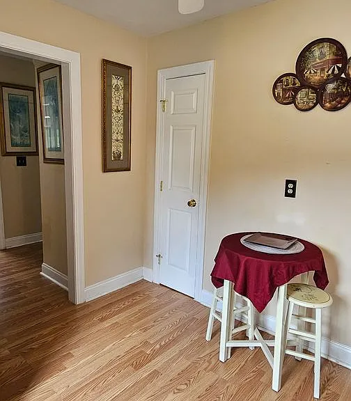 7348 Highmarket St — Photo 14