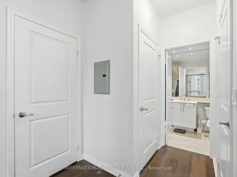 628 Fleet St #711 — Photo 25