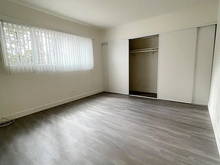 405 N Marengo Ave #5 — Photo 50